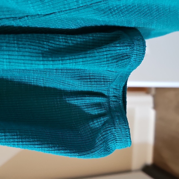 Top - Picture 9 of 16